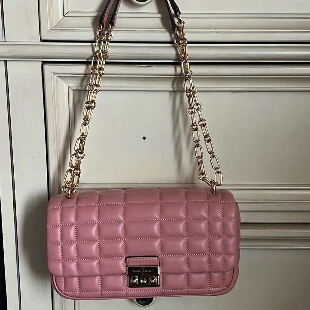 Michael Kors Quilted Pink and Gold Shoulder Bag - Picture 3 of 8